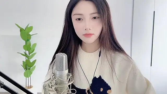 Snapshot of HaagenDazs_ chatting on 02/21/25, 05:35 HaagenDazs online show from 02/21/25, 05:35