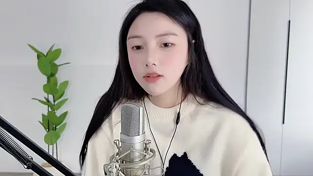 Snapshot of HaagenDazs_ chatting on 02/21/25, 08:40 HaagenDazs online show from 02/21/25, 08:40