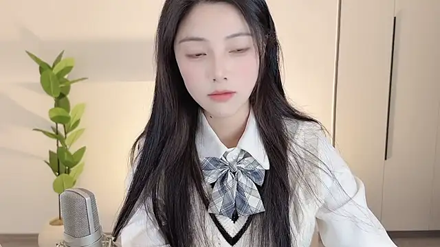 Snapshot of HaagenDazs_ chatting on 02/22/25, 01:02 HaagenDazs online show from 02/22/25, 01:02