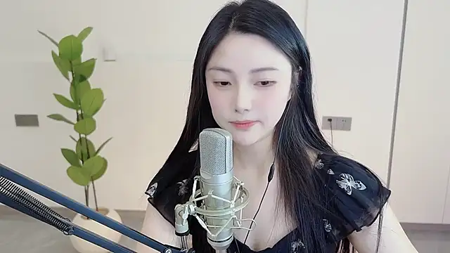 Snapshot of HaagenDazs_ chatting on 03/04/25, 05:00 HaagenDazs online show from 03/04/25, 05:00