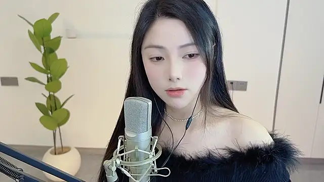 Snapshot of HaagenDazs_ chatting on 03/10/25, 03:56 HaagenDazs online show from 03/10/25, 03:56