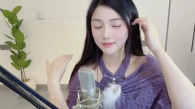 Snapshot of HaagenDazs_ chatting on 03/12/25, 04:08 HaagenDazs online show from 03/12/25, 04:08