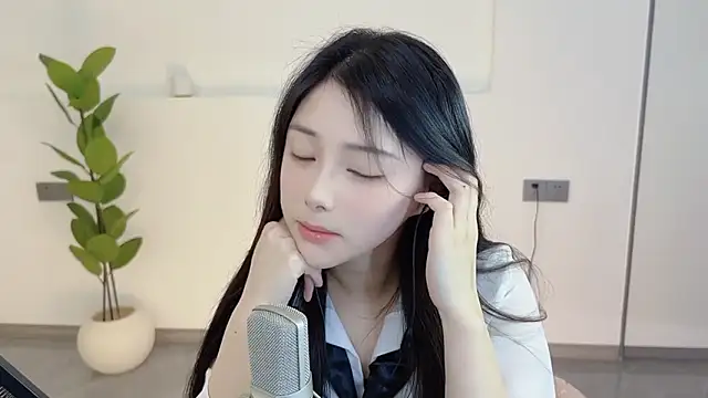 Snapshot of HaagenDazs_ chatting on 03/17/25, 04:08 HaagenDazs online show from 03/17/25, 04:08