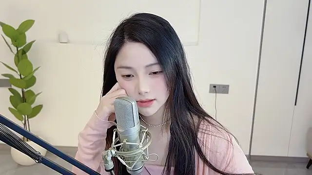 Snapshot of HaagenDazs_ chatting on 03/20/25, 04:07 HaagenDazs online show from 03/20/25, 04:07