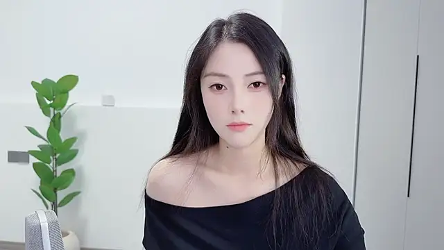 Snapshot of HaagenDazs_ chatting on 09/15/25, 12:38 HaagenDazs online show from 09/15/25, 12:38