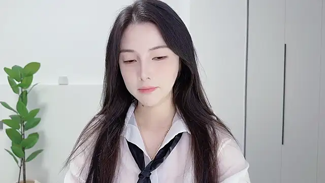 Snapshot of HaagenDazs_ chatting on 09/17/25, 01:02 HaagenDazs online show from 09/17/25, 01:02