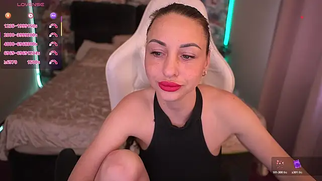 Snapshot of KristiiMax chatting on 05/13/26, 10:34 KristiiMax online show from 05/13/26, 10:34