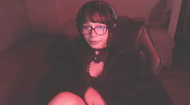 Snapshot of modjo_ chatting on 12/13/24, 08:09 modjo online show from 12/13/24, 08:09