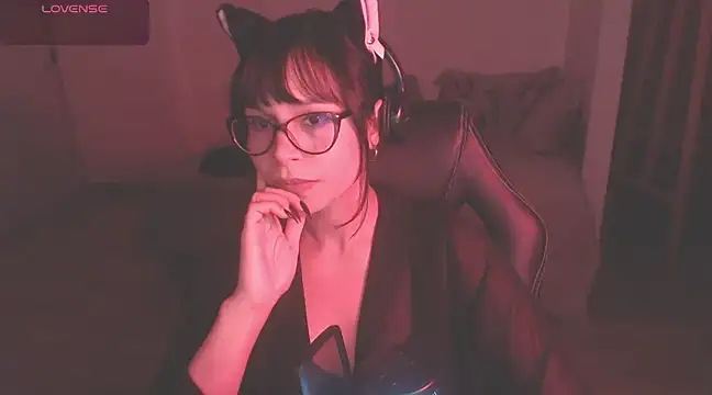 Snapshot of modjo_ chatting on 12/24/24, 08:11 modjo online show from 12/24/24, 08:11