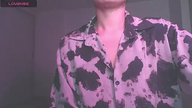 Snapshot of modjo_ chatting on 10/14/25, 03:40 modjo online show from 10/14/25, 03:40