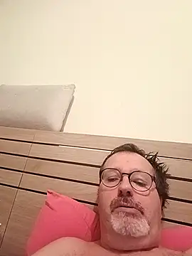 Snapshot of mike9473 chatting on 10/13/25, 08:09 mike9473 online show from 10/13/25, 08:09