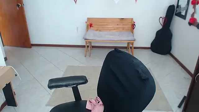 charlottezoe15 online show from 02/11/26, 06:35