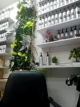 LunaZambrano online show from 02/06/25, 12:22