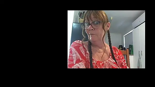 Snapshot of bellaau chatting on 01/14/25, 05:51 bellaau online show from 01/14/25, 05:51