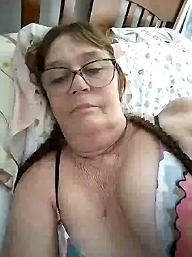 Snapshot of bellaau chatting on 01/15/25, 06:33 bellaau online show from 01/15/25, 06:33