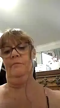 Snapshot of bellaau chatting on 01/17/25, 06:23 bellaau online show from 01/17/25, 06:23