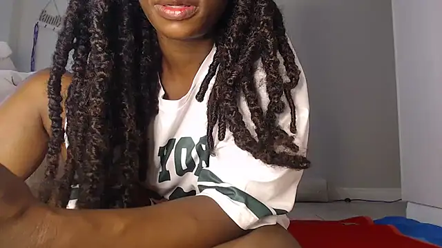 Snapshot of lolaslatary1 chatting on 10/28/25, 06:50 lolaslatary1 online show from 10/28/25, 06:50