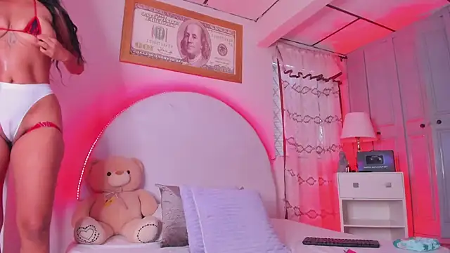 Snapshot of elsalondon chatting on 10/05/25, 12:25 elsalondon online show from 10/05/25, 12:25