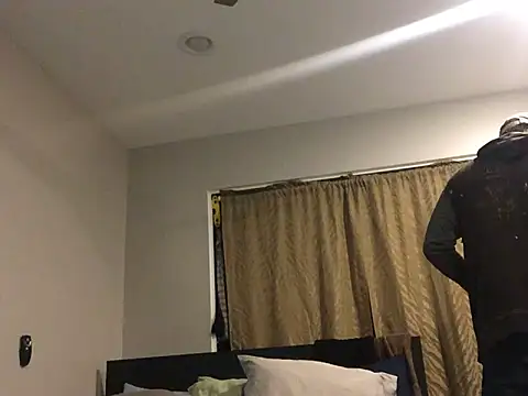 Snapshot of Londonfrotadejr chatting on 12/12/24, 06:36 Londonfrotadejr online show from 12/12/24, 06:36