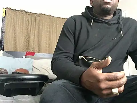 Snapshot of Londonfrotadejr chatting on 01/26/25, 03:58 Londonfrotadejr online show from 01/26/25, 03:58