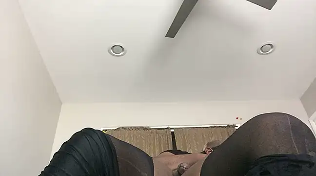 Snapshot of Londonfrotadejr chatting on 02/23/25, 05:07 Londonfrotadejr online show from 02/23/25, 05:07