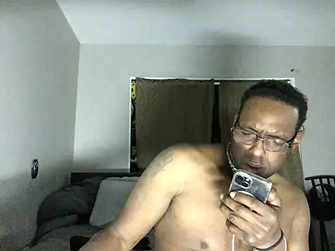 Snapshot of Londonfrotadejr chatting on 03/18/25, 12:58 Londonfrotadejr online show from 03/18/25, 12:58