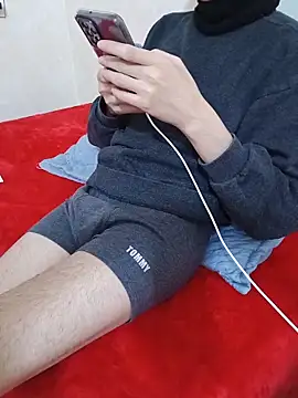 Snapshot of arabqueen chatting on 11/11/25, 08:31 arabqueen online show from 11/11/25, 08:31