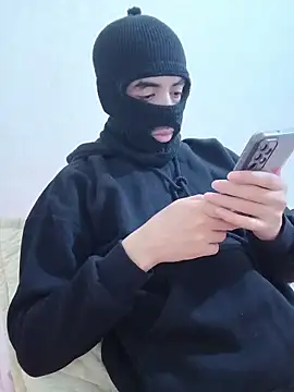 Snapshot of arabqueen chatting on 12/15/25, 07:40 arabqueen online show from 12/15/25, 07:40