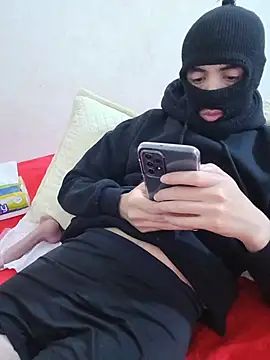 Snapshot of arabqueen chatting on 12/16/25, 11:32 arabqueen online show from 12/16/25, 11:32