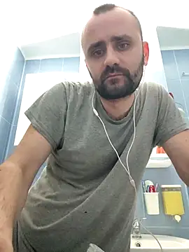 Snapshot of Govora chatting on 02/17/25, 08:47 Govora online show from 02/17/25, 08:47