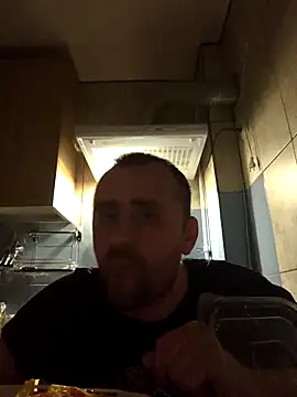 Snapshot of Govora chatting on 03/05/25, 10:54 Govora online show from 03/05/25, 10:54