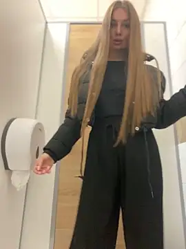 KrisMagnoly online show from 09/29/25, 06:02