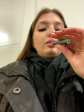 KrisMagnoly online show from 11/14/25, 04:28