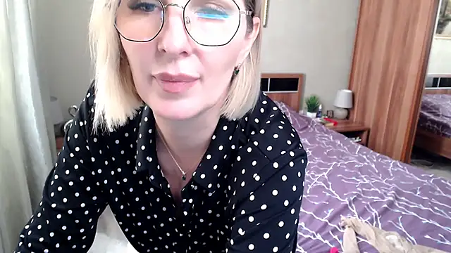 sensualEmilia online show from 03/20/26, 10:09