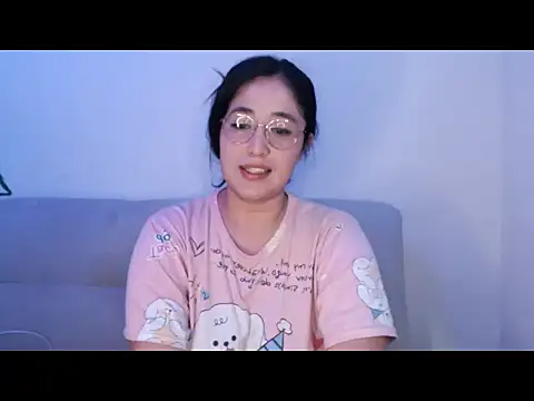 YummymeowW online show from 05/15/26, 02:35