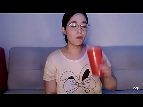 YummymeowW online show from 06/23/26, 03:15