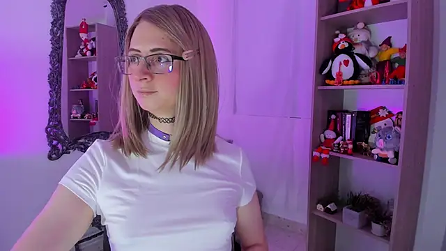 KimberlyJohnsoon online show from 12/03/25, 03:21