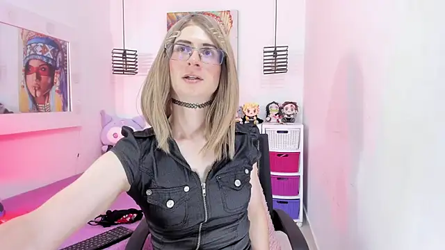 Snapshot of KimberlyJohnsoon chatting on 04/28/26, 11:10 KimberlyJohnsoon online show from 04/28/26, 11:10