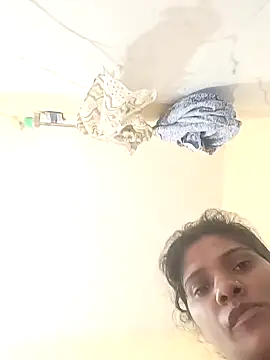 Shreya-Shetty09 online show from 05/17/26, 03:15