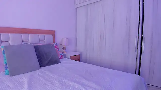 mia hank online show from 10/26/25, 12:00