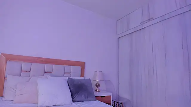 mia hank online show from 05/15/26, 11:39