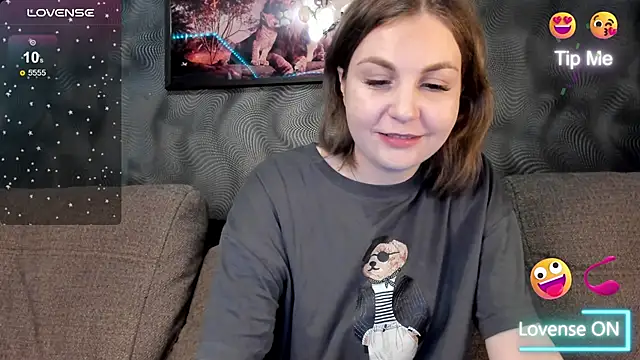 Snapshot of CassieMils chatting on 05/25/26, 06:30 CassieMils online show from 05/25/26, 06:30