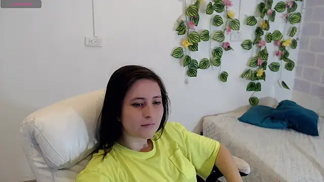 tania sweet   online show from 10/30/25, 03:46