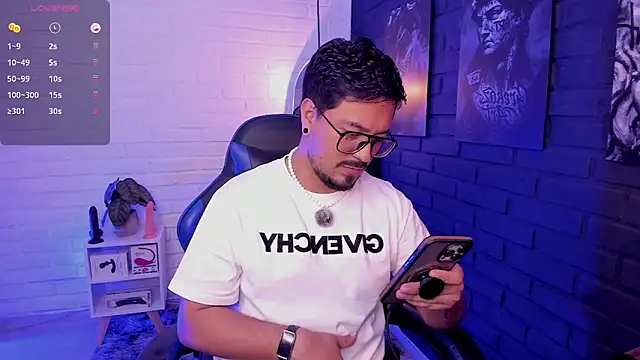DaviidEvans  online show from 06/10/26, 06:12