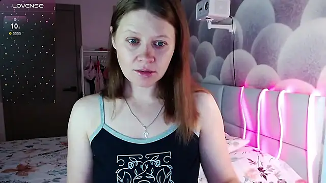 alekasamui online show from 10/18/25, 10:54