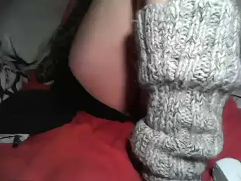 Snapshot of Alma_Evelynne chatting on 09/16/25, 07:15 Alma Evelynne online show from 09/16/25, 07:15