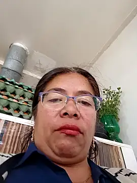 Snapshot of __valentina18 chatting on 12/21/24, 01:32   valentina18 online show from 12/21/24, 01:32