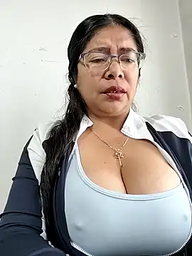   valentina18 online show from 11/08/25, 01:11