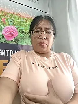 Snapshot of __valentina18 chatting on 05/09/26, 12:32 valentina18 online show from 05/09/26, 12:32