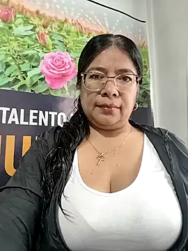 Snapshot of __valentina18 chatting on 05/13/26, 12:57 valentina18 online show from 05/13/26, 12:57